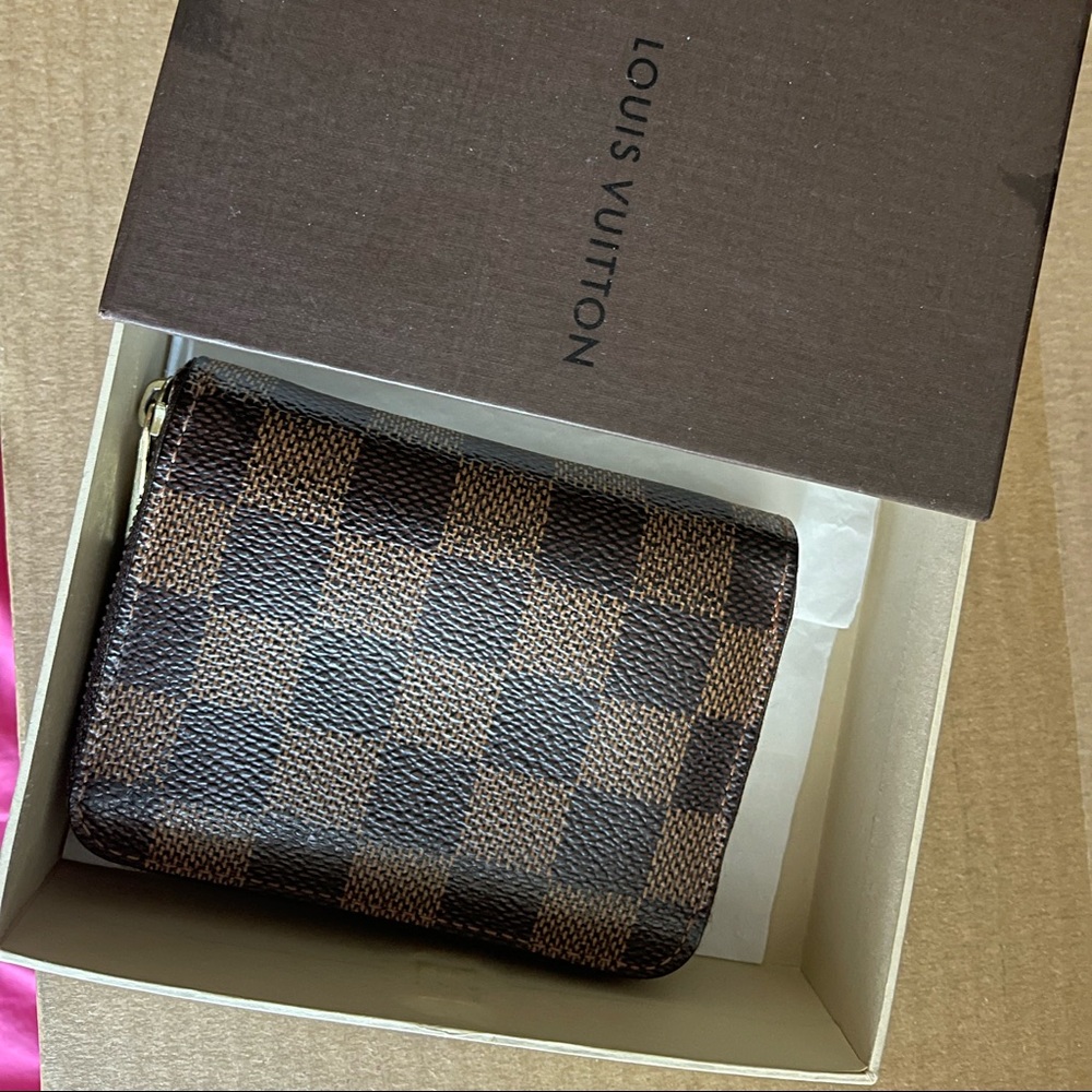 Authentic Louis Vuitton Zippy Coin Purse